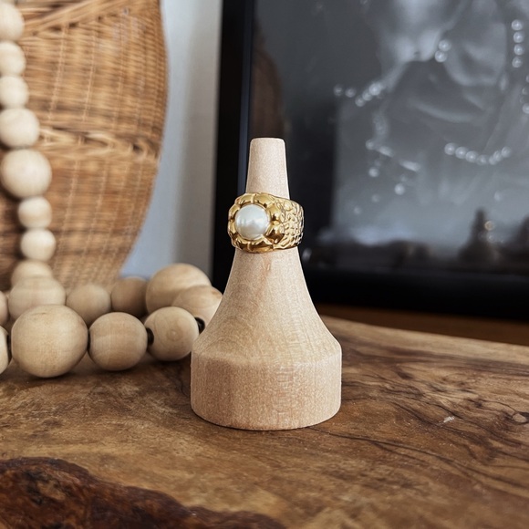 18K GOLD PLATED TEXTURED PEARL EGG RING - Picture 7 of 7